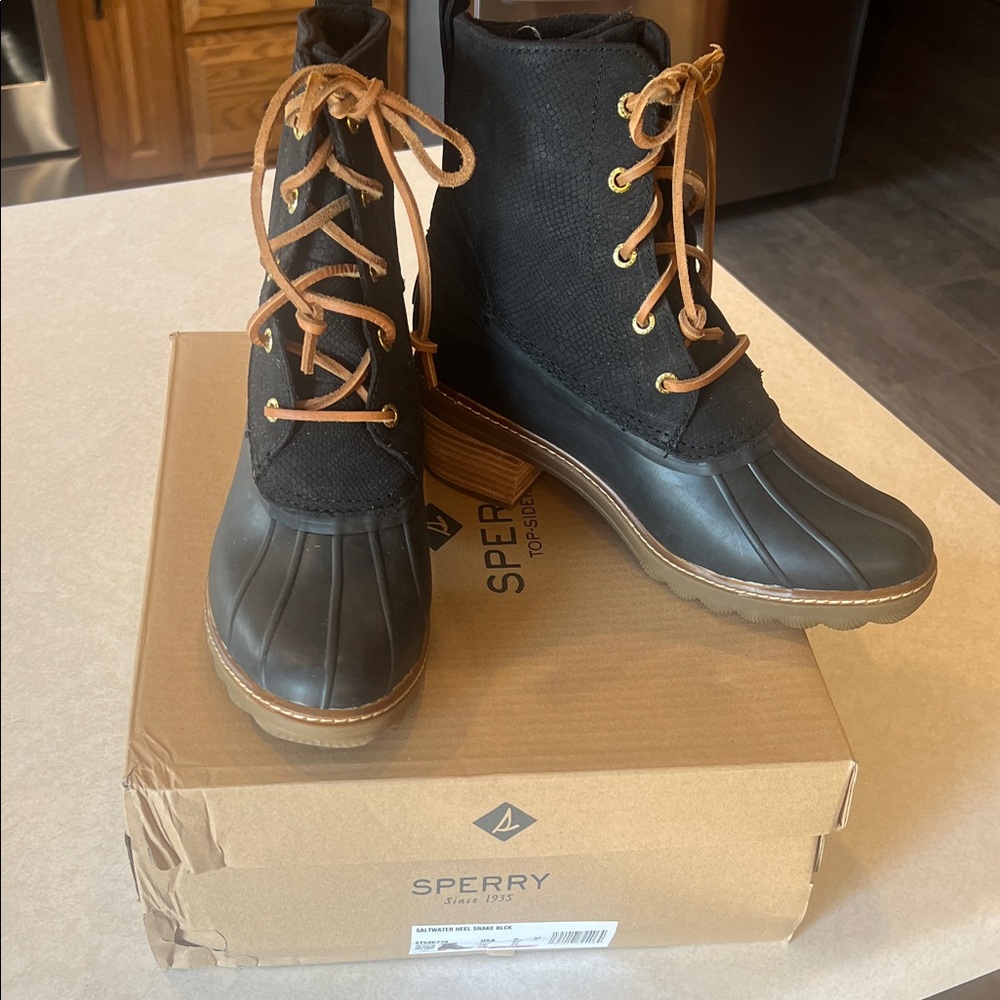 NWT Sperry Black and Brown Waterproof Boots with heel